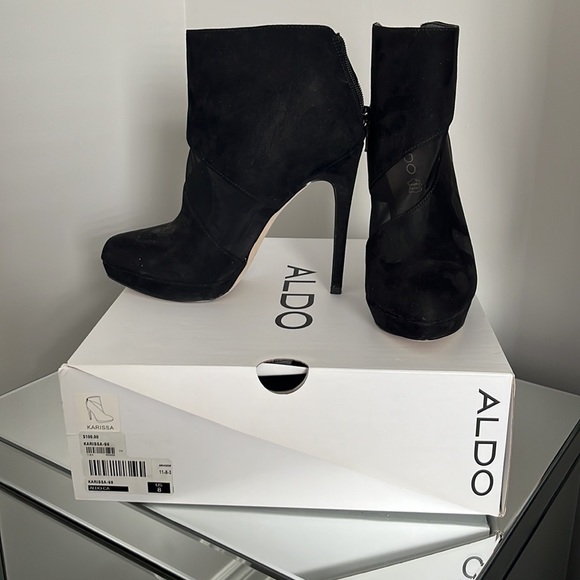 Aldo Black Suede Bootie Size 8 - Picture 3 of 6